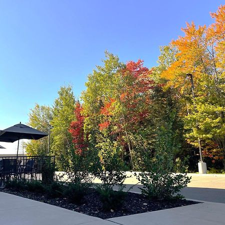 Fairfield By Marriott Inn & Suites North Bay Exterior photo